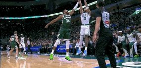 电竞世界杯下注-硬抗字母哥垫脚大招！塔图姆杀不死 赛后怒喷裁判