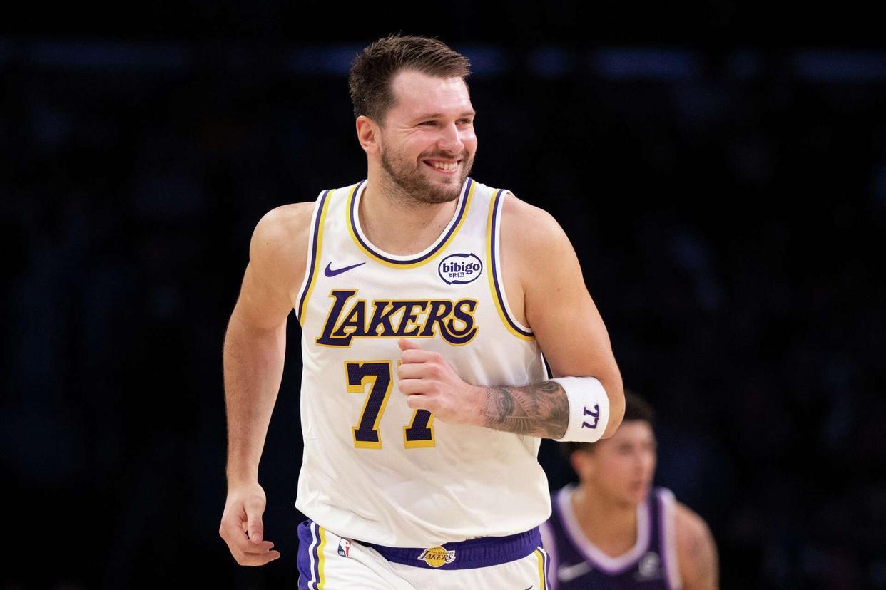 电竞世界杯下注-东契奇28+5+9+4记3分创NBA第1神迹，湖人完胜国王！詹姆斯创纪录